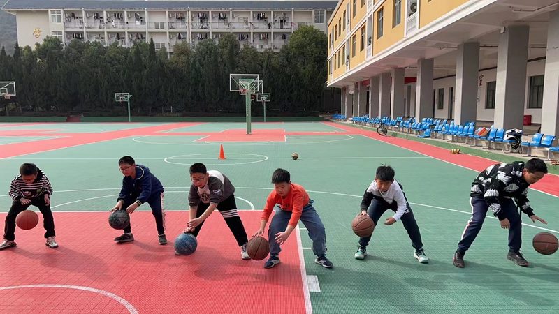 成人高考学历适合以下人群：